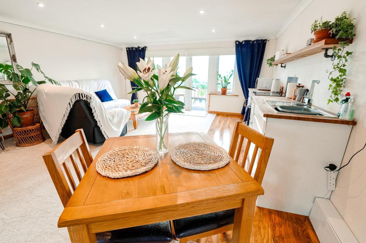 Spacious Sea-View Apt. Overlooking St Ives Bay Gwithian Extérieur photo